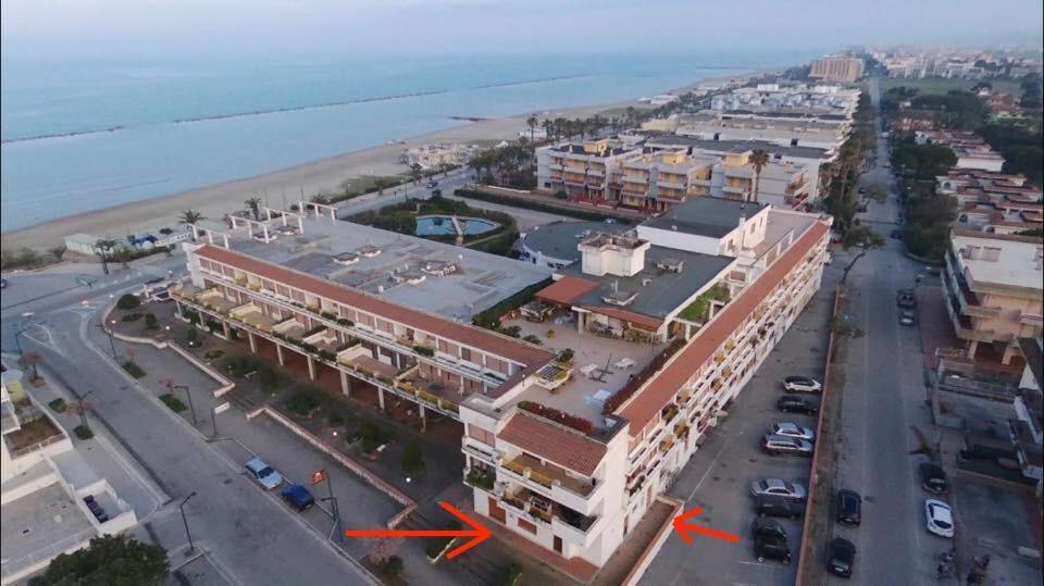 Le Rose Beach & Suites Appartamenti Fronte Mare A Villarosa Martinsicuro Eksteriør bilde