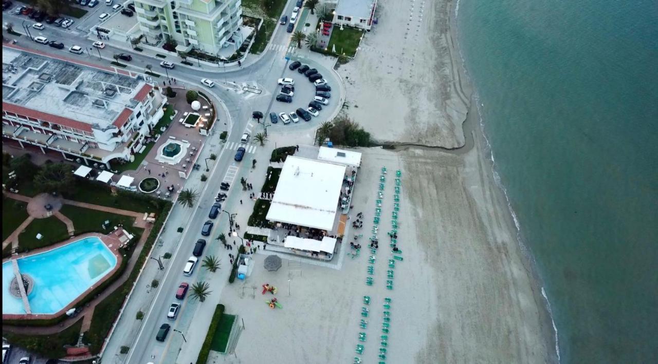 Le Rose Beach & Suites Appartamenti Fronte Mare A Villarosa Martinsicuro Eksteriør bilde